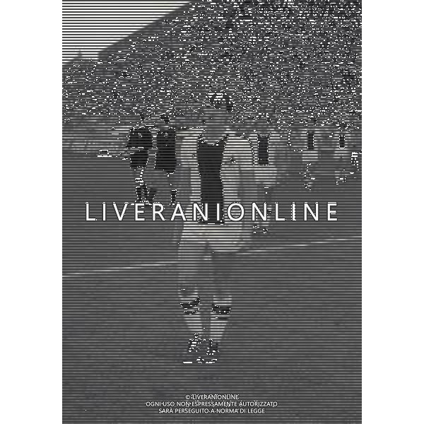 RETROSPETTIVA LORIS PRADELLA CALCIATORE NELLA FOTO LORIS PRADELLA CON LA MAGLIA DELL\'UDINESE CALCIO NELL\'ANNO 1981 AG ALDO LIVERANI SAS