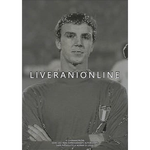 RETROSPETTIVA LORIS PRADELLA CALCIATORE NELLA FOTO LORIS PRADELLA CON LA MAGLIA DELLA NAZIONALE ITALIANA UNDER 21 NELL\'ANNO 1981 AG ALDO LIVERANI SAS