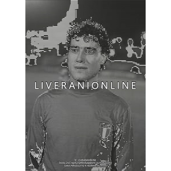 RETROSPETTIVA MASSIMO ALBIERO CALCIATORE NELLA FOTO MASSIMO ALBIERO CON LA MAGLIA DELLA NAZIONALE ITALIANA UNDER 21 NELL\'ANNO 1980-1981 AG ALDO LIVERANI SAS