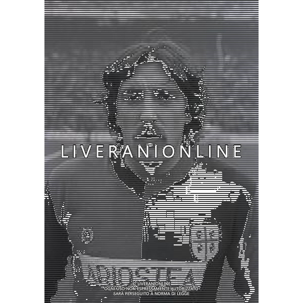 RETROSPETTIVA MAURIZIO RASTELLI CALCIATORE NELLA FOTO MAURIZIO RASTELLI CON LA MAGLIA DEL CAGLIARI CALCIO NELL\'ANNO 1981-1982 AG ALDO LIVERANI SAS