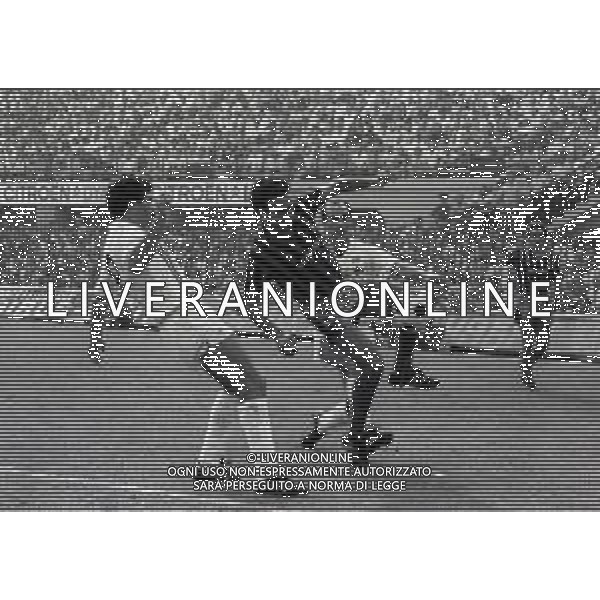 19-09-1982 MILANO CAMPIONATO DI CALCIO SERIE A INTER SAMPDORIA 1-2 NELLA FOTO HANSI MULLER-GIANFRANCO BELLOTTO E ALESSANDRO SCANZIANI AG ALDO LIVERANI SAS