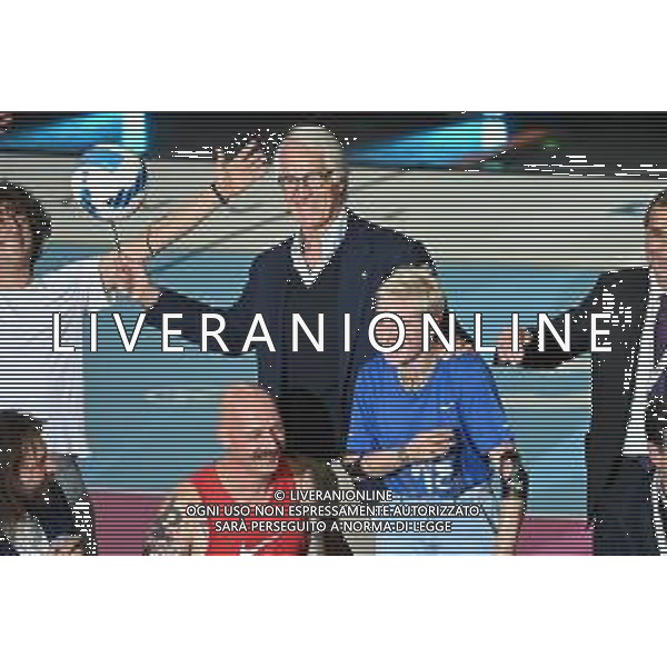 ¬© TVRG WEmbrace Sport nella foto Bebe Vio con Giovanni Malago\' presidente del CONI Milano 25-10-2021 WEmbrace Sport evento presso l\'Allianz Cloud PalaLido che mette di fronte in gara campioni olimpici e paralimpici di diverse discipline sportive foto Roberto Garavaglia/ag. Aldo Liverani sas/ AGENZIA ALDO LIVERANI SAS
