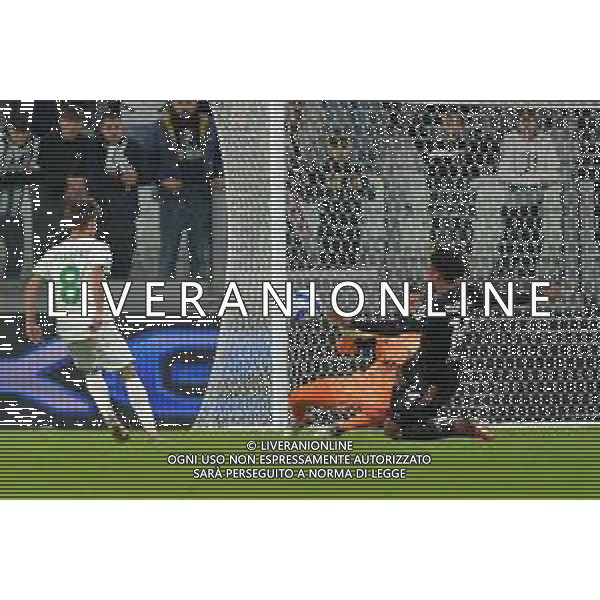 Torino 17.10.2021 Stadio Allianz Stadium ©Alessandro Falzone/Agenzia Aldo Liverani Juventus vs Sassuolo Serie A Tim 2021/2022 Nella foto : GOL DI MAXIME LOPEZ ©FALZONE / AGENZIA ALDO LIVERANI SAS