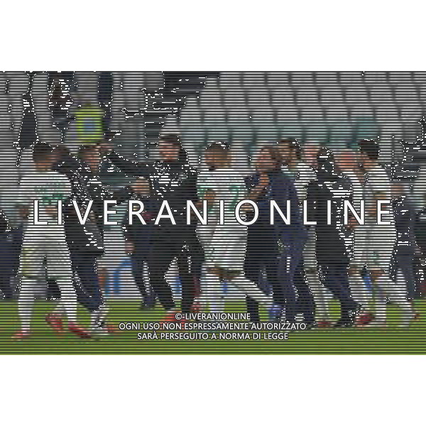 Torino 17.10.2021 Stadio Allianz Stadium ©Alessandro Falzone/Agenzia Aldo Liverani Juventus vs Sassuolo Serie A Tim 2021/2022 Nella foto : ESULTANZA SASSUOLO DOPO GOL MAXIME LOPEZ ©FALZONE / AGENZIA ALDO LIVERANI SAS