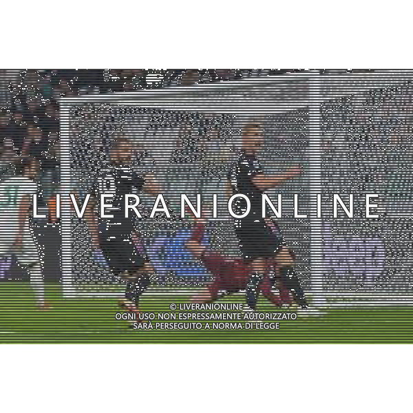 Torino 17.10.2021 Stadio Allianz Stadium ©Alessandro Falzone/Agenzia Aldo Liverani Juventus vs Sassuolo Serie A Tim 2021/2022 Nella foto : Esultanza gol di WESTON MCKENNIE - LEONARDO BONUCCI E MATTHIJS DE LIGT ©FALZONE / AGENZIA ALDO LIVERANI SAS