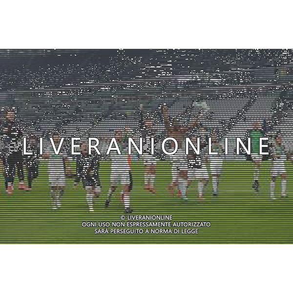 Torino 17.10.2021 Stadio Allianz Stadium ©Alessandro Falzone/Agenzia Aldo Liverani Juventus vs Sassuolo Serie A Tim 2021/2022 Nella foto : ESULTANZE SASSUOLO A FINE GARA ©FALZONE / AGENZIA ALDO LIVERANI SAS