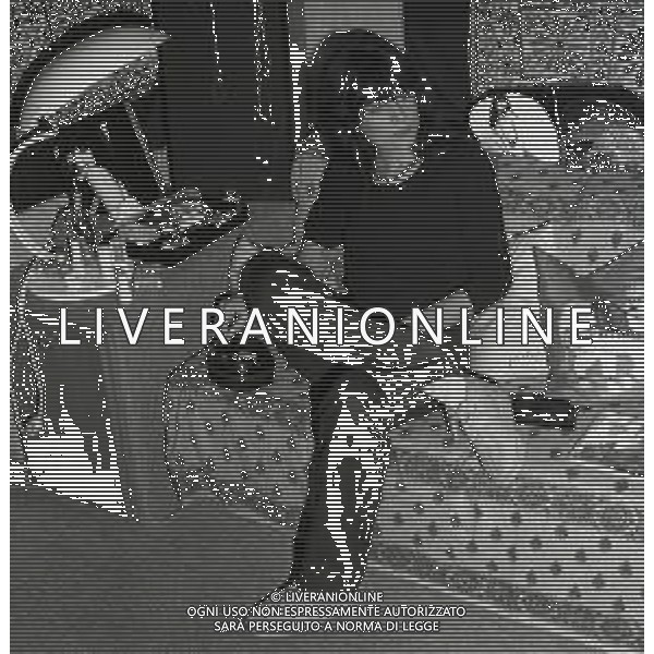 RETROSPETTIVA LIVIA CERINI ATTRICE NELLA FOTO LIVIA CERINI A MILANO NELL\'ANNO 1979 NELLA SUA CASA AG ALDO LIVERANI SAS