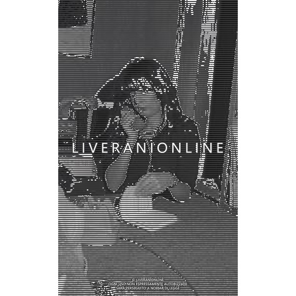 RETROSPETTIVA LIVIA CERINI ATTRICE NELLA FOTO LIVIA CERINI A MILANO NELL\'ANNO 1979 NELLA SUA CASA AG ALDO LIVERANI SAS