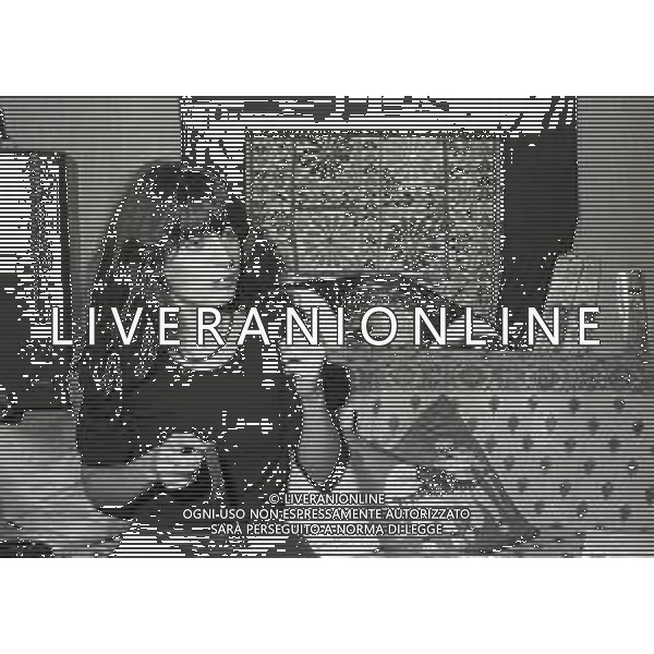 RETROSPETTIVA LIVIA CERINI ATTRICE NELLA FOTO LIVIA CERINI A MILANO NELL\'ANNO 1979 NELLA SUA CASA AG ALDO LIVERANI SAS