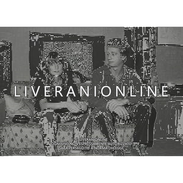 RETROSPETTIVA LIVIA CERINI ATTRICE NELLA FOTO LIVIA CERINI A MILANO NELL\'ANNO 1979 NELLA SUA CASA AG ALDO LIVERANI SAS