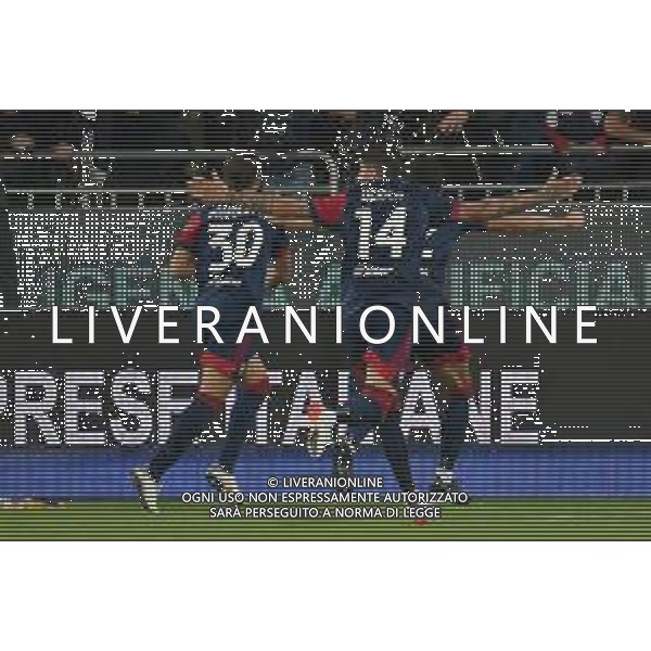 27-10-2021. Cagliari Calcio - A.S. Roma. 10° giornata Serie A calcio 2021-2022. Italia, Sardegna, Cagliari, Stadio Unipol Domus. Salvatore Moi/Aldo Liverani s.a.s. Nella foto: gol ed esultanza Cagliari in casa contro Roma. Segna: Leonardo Pavoletti Cagliari ©MOI / AGENZIA ALDO LIVERANI SAS