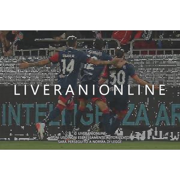 27-10-2021. Cagliari Calcio - A.S. Roma. 10° giornata Serie A calcio 2021-2022. Italia, Sardegna, Cagliari, Stadio Unipol Domus. Salvatore Moi/Aldo Liverani s.a.s. Nella foto: gol ed esultanza Cagliari in casa contro Roma. Segna: Leonardo Pavoletti Cagliari ©MOI / AGENZIA ALDO LIVERANI SAS