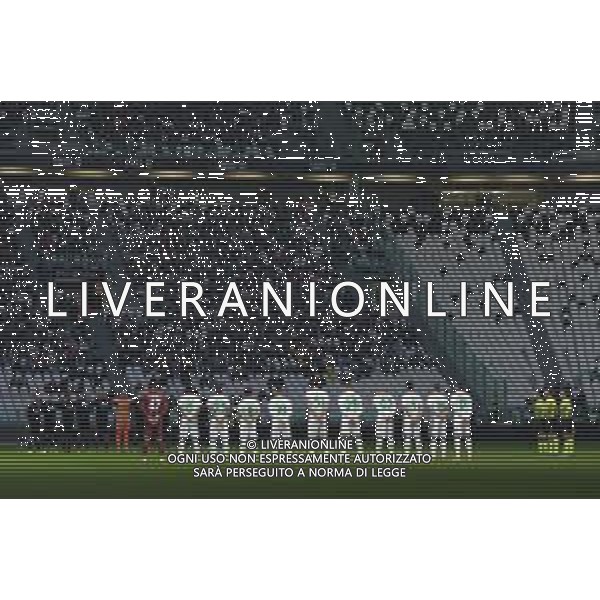 Torino 17.10.2021 Stadio Allianz Stadium ©Alessandro Falzone/Agenzia Aldo Liverani Juventus vs Sassuolo Serie A Tim 2021/2022 Nella foto : Minuto di raccoglimento in memoria di Umberto Colombo ©FALZONE / AGENZIA ALDO LIVERANI SAS