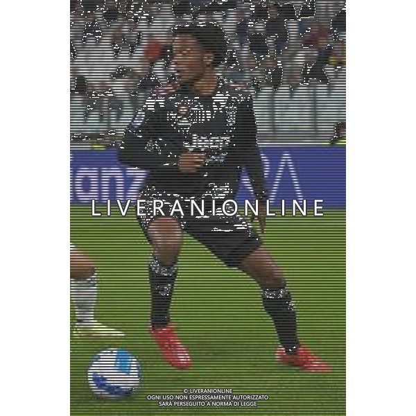 Torino 17.10.2021 Stadio Allianz Stadium ©Alessandro Falzone/Agenzia Aldo Liverani Juventus vs Sassuolo Serie A Tim 2021/2022 Nella foto : Juan Cuadrado ©FALZONE / AGENZIA ALDO LIVERANI SAS