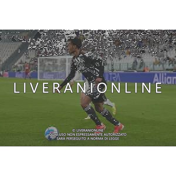 Torino 17.10.2021 Stadio Allianz Stadium ©Alessandro Falzone/Agenzia Aldo Liverani Juventus vs Sassuolo Serie A Tim 2021/2022 Nella foto : Juan Cuadrado ©FALZONE / AGENZIA ALDO LIVERANI SAS