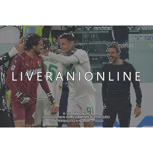 Torino 17.10.2021 Stadio Allianz Stadium ©Alessandro Falzone/Agenzia Aldo Liverani Juventus vs Sassuolo Serie A Tim 2021/2022 Nella foto : Esultanza dopo gol di Maxime Lopez - alessio dionisi ©FALZONE / AGENZIA ALDO LIVERANI SAS