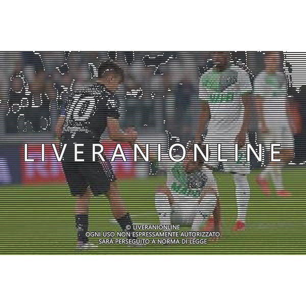 Torino 17.10.2021 Stadio Allianz Stadium ©Alessandro Falzone/Agenzia Aldo Liverani Juventus vs Sassuolo Serie A Tim 2021/2022 Nella foto : Maxime Lopez-Paulo Dybala ©FALZONE / AGENZIA ALDO LIVERANI SAS