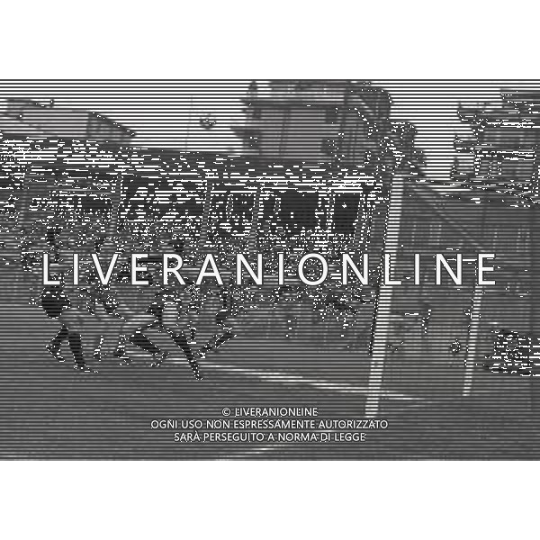 08-05-1983 COMO CAMPIONATO DI CALCIO SERIE B COMO-FOGGIA 0-0 NELLA FOTO AZIONE DI GIOCO AG ALDO LIVERANI SAS