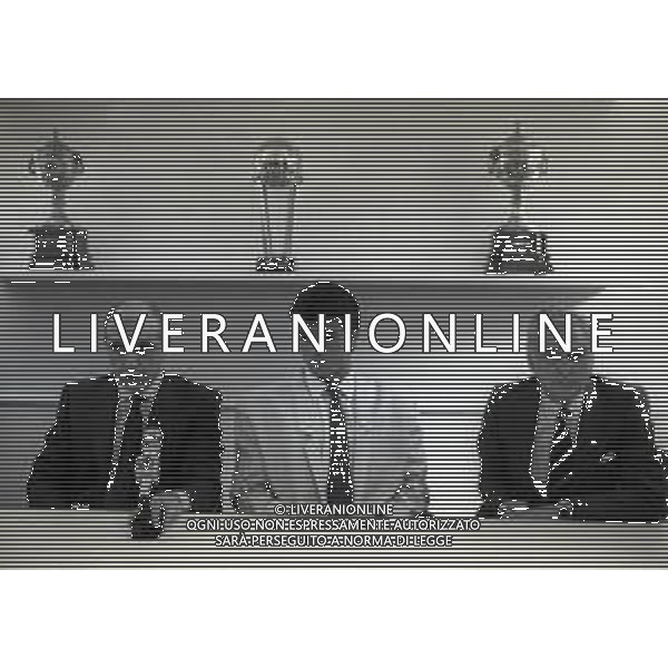 1987 MILANO SEDE DEL MILAN CALCIO PRESENTAZIONE DEL NUOVO ACQUISTO CLAUDIO BORGHI NELLA FOTO CLAUDIO BORGHI IN CONFERENZA STAMPA NELLA SEDE DEL MILAN CON ADRIANO GALLIANI AG ALDO LIVERANI SAS