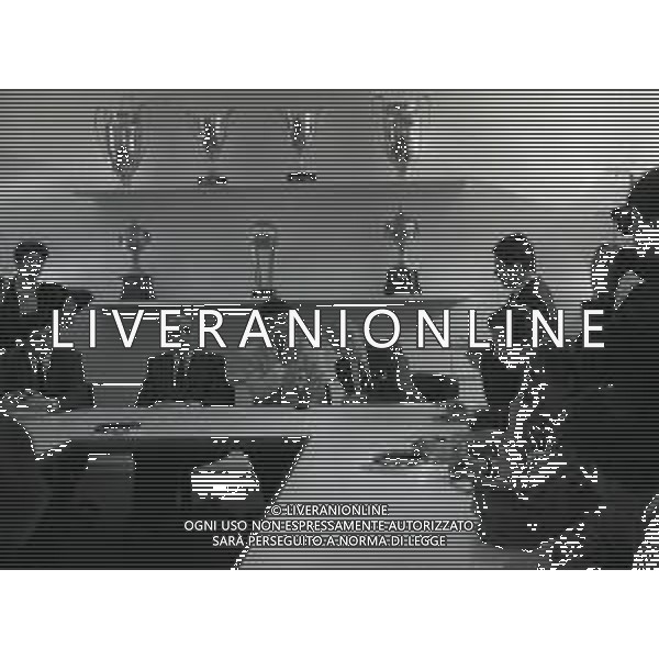 1987 MILANO SEDE DEL MILAN CALCIO PRESENTAZIONE DEL NUOVO ACQUISTO CLAUDIO BORGHI NELLA FOTO CLAUDIO BORGHI IN CONFERENZA STAMPA NELLA SEDE DEL MILAN CON ADRIANO GALLIANI AG ALDO LIVERANI SAS