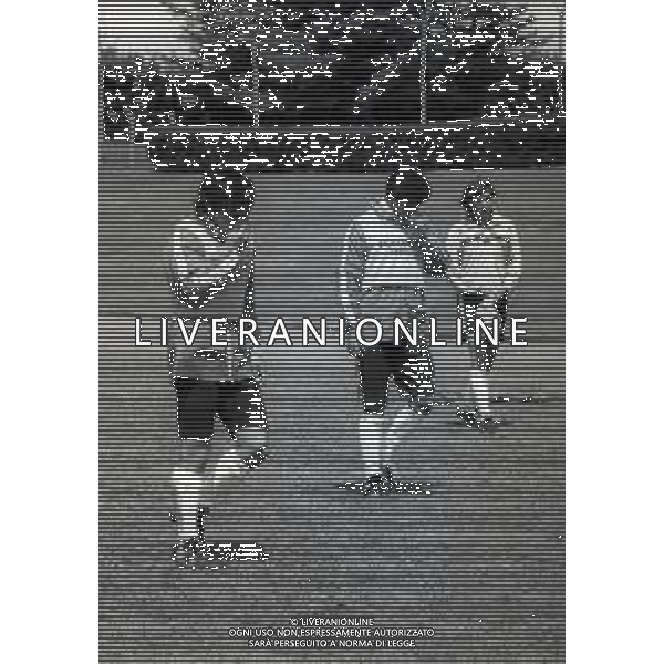 1987 MILANELLO ALLENAMENTO MILAN CALCIO NELLA FOTO CLAUDIO BORGHI NELL\'ANNO 1987 IN ALLENAMENTO A MILANELLO E GIUSEPPE GALDERISI AG ALDO LIVERANI SAS