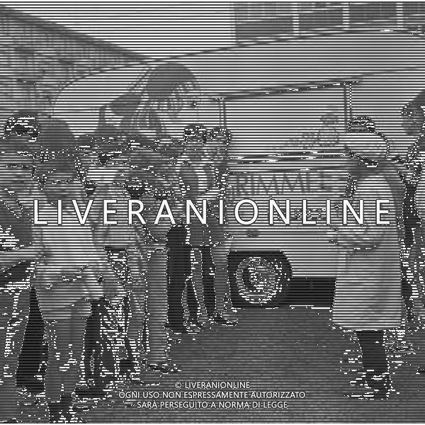 1969 OTTAVA EDIZIONE DEL CANTAGIRO MANIFESTAZIONE CANORA ITINERANTE - RETROSPETTIVA NELLA FOTO IL CARAVAN DELLA RIMMEL MAQUILLAGE SPONSOR DELLA MANIFESTAZIONE ©Archivio Giovanni Liverani /AGENZIA ALDO LIVERANI SAS