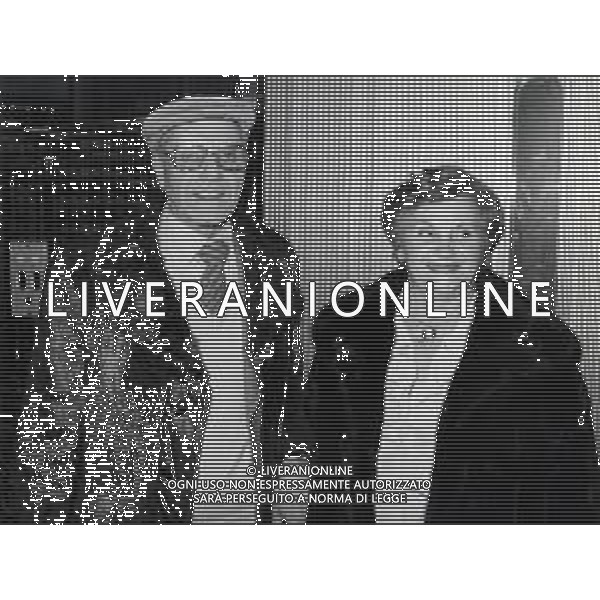 RETROSPETTIVA FELICE MUSAZZI ATTORE TEATRALE NELLA FOTO FELICE MUSAZZI CON LA MOGLIE NELL\'ANNO 1981 A MILANO AG ALDO LIVERANI SAS 