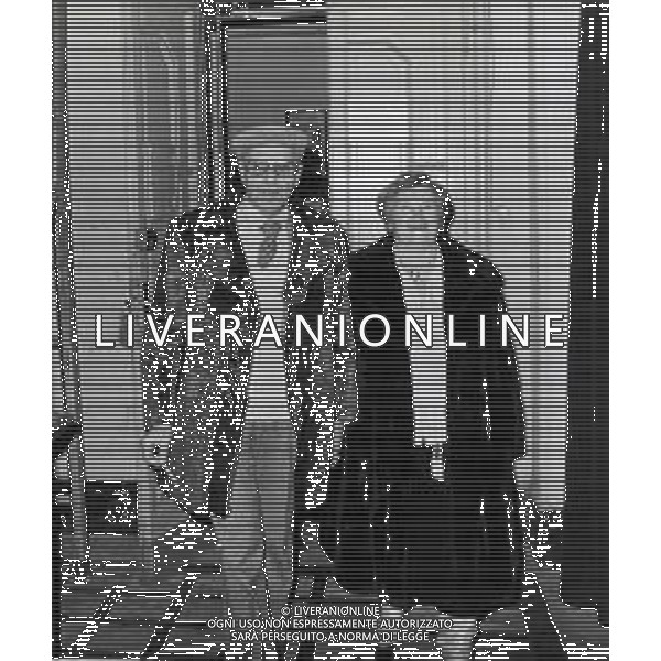 RETROSPETTIVA FELICE MUSAZZI ATTORE TEATRALE NELLA FOTO FELICE MUSAZZI CON LA MOGLIE NELL\'ANNO 1981 A MILANO AG ALDO LIVERANI SAS 