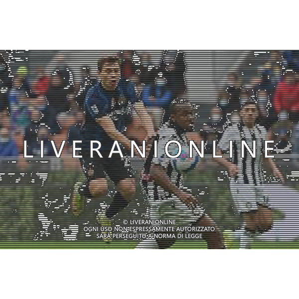 Nicolo\' Barella (Inter) e Samir (Udinese) Inter vs Udinese Campionato Serie A TIM - 11a giornata Milano 31-10-2021 Stadio Giuseppe Meazza - San Siro foto Roberto Garavaglia/ag. Aldo Liverani sas /AGENZIA ALDO LIVERANI SAS