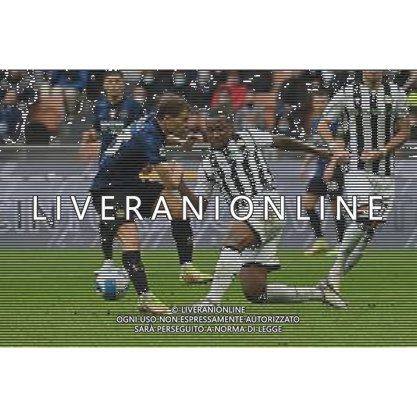 Nicolo\' Barella (Inter) e Samir (Udinese) Inter vs Udinese Campionato Serie A TIM - 11a giornata Milano 31-10-2021 Stadio Giuseppe Meazza - San Siro foto Roberto Garavaglia/ag. Aldo Liverani sas /AGENZIA ALDO LIVERANI SAS