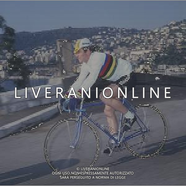 RETROSPETTIVA BERNARD HINAULT CICLISTA NELLA FOTO BERNARD HINAULT  AG ALDO LIVERANI SAS 