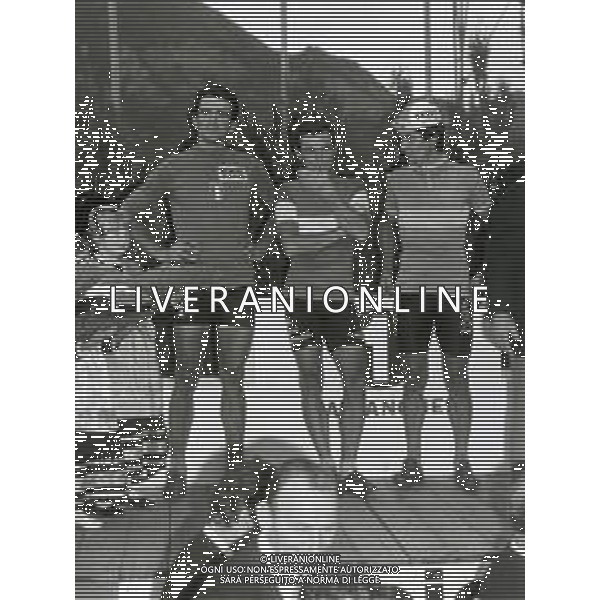 RETROSPETTIVA BERNARD HINAULT CICLISTA NELLA FOTO BERNARD HINAULT CON GIOVANNI BATTAGLIN VINCE IL CAMPIONATO DEL MONDO SU STRADA NELL\'ANNO 1980 FOTO SERGIO PENAZZO-AG ALDO LIVERANI SAS 