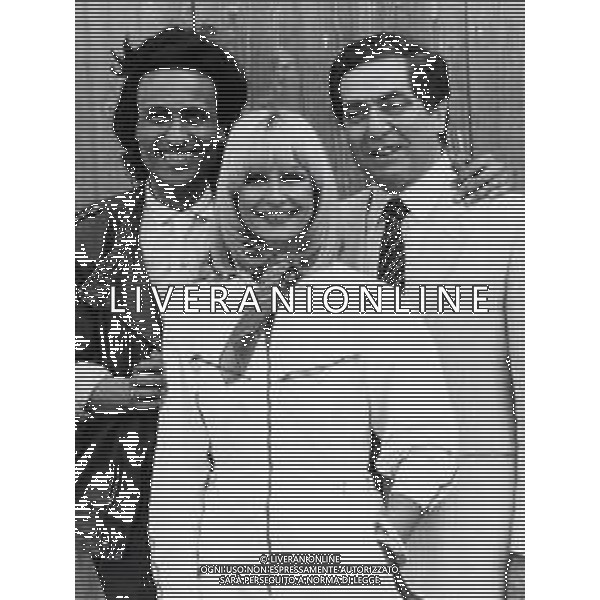 RETROSPETTIVA CORRADO MANTONI PRESENTATORE TELEVISIVO NELLA FOTO CORRADO MANTONI NELL\'ANNO 1983 A ROMA CON RAFFAELLA CARRA\' E GIGI SABANI AG ALDO LIVERANI SAS 