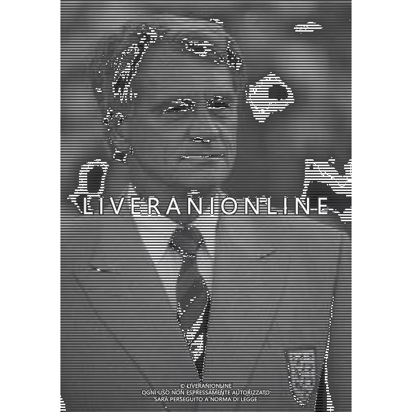 RETROSPETTIVA BOBBY ROBSON ALLENATORE CALCIO NELLA FOTO BOBBY ROBSON ALLENATORE DELLA NAZIONALE DI CALCIO INGHILTERRA NELL\'ANNO 1990 AG ALDO LIVERANI SAS