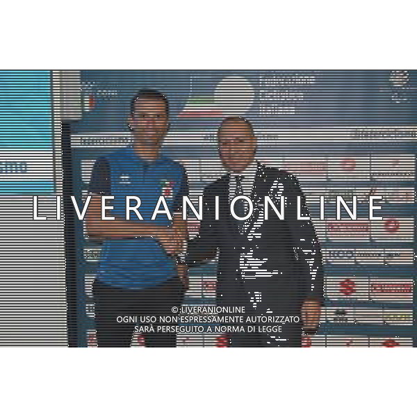 © TVRG Presentazione commissari tecnici ciclismo nella foto Daniele Bennati SX commissario tecnico della Nazionale maschile professionisti su strada e Cordiano Dagnoni DX presidente della FCI Federazione Ciclistica Italiana Milano 02-11-2021 Presso la sala Biagi di Palazzo Lombardia si e\' tenuta la conferenza stampa di presentazione del Velodromo di Montichiari (BS) come centro federale di eccellenza e dei commissari tecnici del quadriennnio olimpico 2021-2024 della FCI Federazione Ciclistica Italiana foto Roberto Garavaglia/ag. Aldo Liverani sas