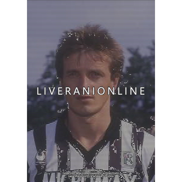 RETROSPETTIVA ARSLANOVIC MUSTAFA\' CALCIATORE NELLA FOTO ARSLANOVIC MUSTAFA\' CON LA MAGLIA DELL\'ASCOLI CALCIO AG ALDO LIVERANI SAS