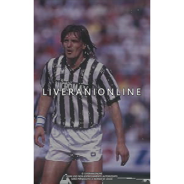 RETROSPETTIVA ARSLANOVIC MUSTAFA\' CALCIATORE NELLA FOTO ARSLANOVIC MUSTAFA\' CON LA MAGLIA DELL\'ASCOLI CALCIO AG ALDO LIVERANI SAS