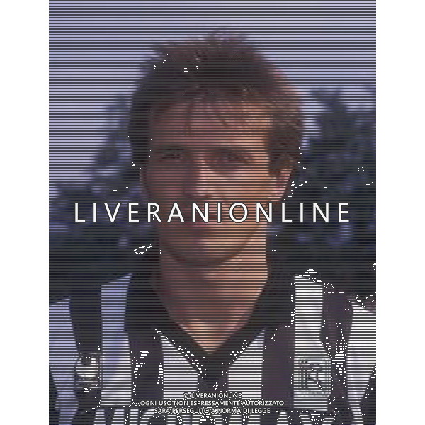 RETROSPETTIVA ARSLANOVIC MUSTAFA\' CALCIATORE NELLA FOTO ARSLANOVIC MUSTAFA\' CON LA MAGLIA DELL\'ASCOLI CALCIO AG ALDO LIVERANI SAS