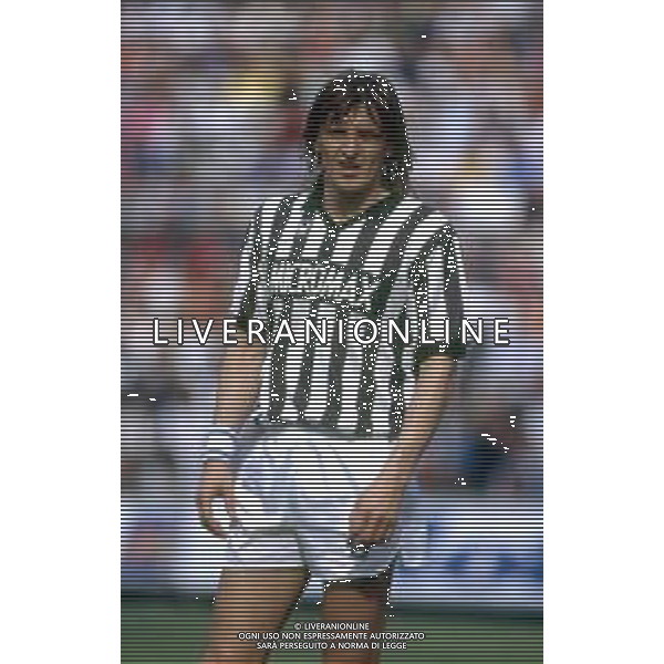 RETROSPETTIVA ARSLANOVIC MUSTAFA\' CALCIATORE NELLA FOTO ARSLANOVIC MUSTAFA\' CON LA MAGLIA DELL\'ASCOLI CALCIO AG ALDO LIVERANI SAS