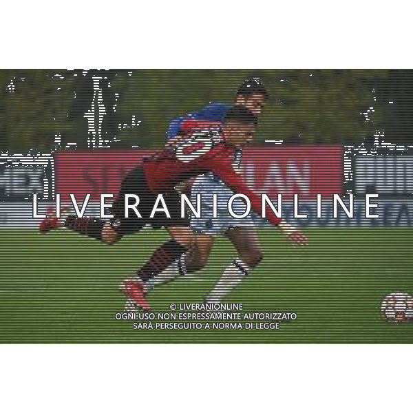 © TVRG Andrea Capone (Milan) atterrato in area l\'arbitro lascia giocare Milan vs Porto UEFA Youth League fase a gironi 4a giornata - gruppo B Milano 03-11-2021 Centro sportivo Peppino Vismara foto Roberto Garavaglia/ag. Aldo Liverani sas/AGENZIA ALDO LIVERANI SAS