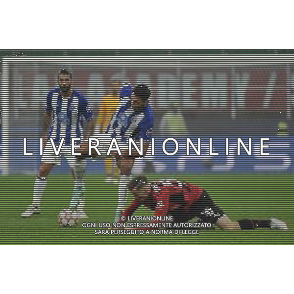 Marko Grujic (Porto) e Alexis Saelemaekers (Milan) Milan vs Porto UEFA Champions League fase a gironi 4a giornata - gruppo B Milano 03-11-2021 Stadio Giuseppe Meazza - San Siro foto Roberto Garavaglia/ag. Aldo Liverani sas /AGENZIA ALDO LIVERANI SAS