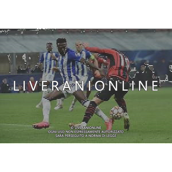Chancel Mbemba (Porto) e sulla DX Theo Hernandez (Milan) Milan vs Porto UEFA Champions League fase a gironi 4a giornata - gruppo B Milano 03-11-2021 Stadio Giuseppe Meazza - San Siro foto Roberto Garavaglia/ag. Aldo Liverani sas /AGENZIA ALDO LIVERANI SAS