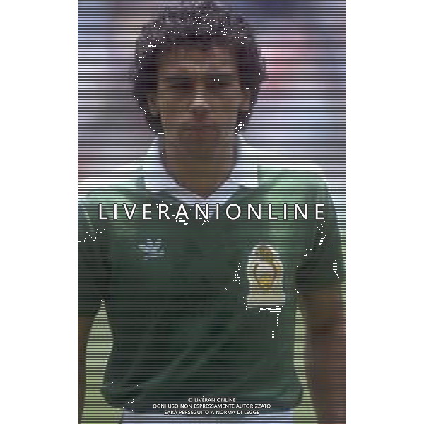 RETROSPETTIVA HUGO SANCHEZ CALCIATORE NELLA FOTO HUGO SANCHEZ CON LA MAGLIA DELLA NAZIONALE DEL MESSICO NELL\'ANNO 1986 AG ALDO LIVERANI SAS 