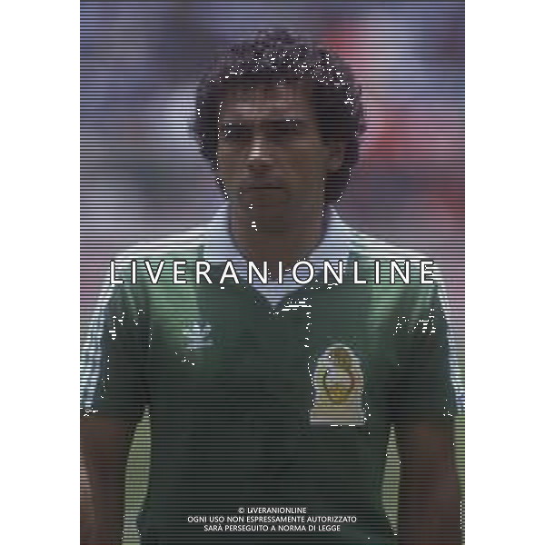 RETROSPETTIVA HUGO SANCHEZ CALCIATORE NELLA FOTO HUGO SANCHEZ CON LA MAGLIA DELLA NAZIONALE DEL MESSICO NELL\'ANNO 1986 AG ALDO LIVERANI SAS 