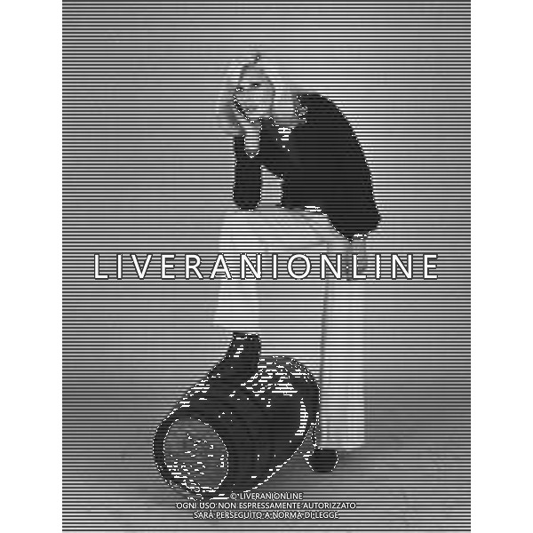 RETROSPETTIVA NICOLETTA RIZZI ATTRICE ITALIANA A MILANO NEL 1971 ©Archivio Giovanni Liverani/AGENZIA ALDO LIVERANI SAS