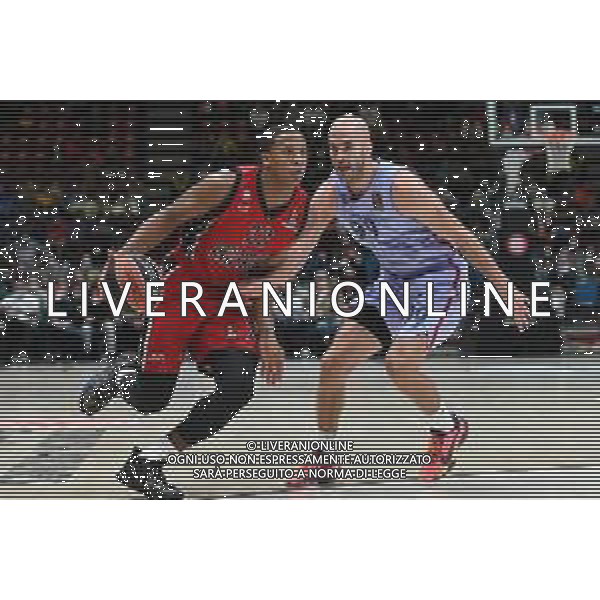© TVRG Devon Hall (Milano) e Nick Calathes (Barcellona) AX Armani Exchange Milano vs Barcellona Turkish Ailines EuroLeague - 8a giornata regular season Assago (MI) 04-11-2021 Mediolanum Forum foto Roberto Garavaglia/ag. Aldo Liverani sas/AGENZIA ALDO LIVERANI SAS