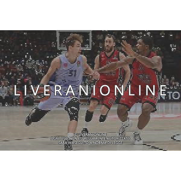¬© TVRG da SX Rokas Jokubaitis (Barcellona), Sergio Rodriguez (Milano) e Kyle Hines (Milano) AX Armani Exchange Milano vs Barcellona Turkish Ailines EuroLeague - 8a giornata regular season Assago (MI) 04-11-2021 Mediolanum Forum foto Roberto Garavaglia/ag. Aldo Liverani sas /AGENZIA ALDO LIVERANI SAS