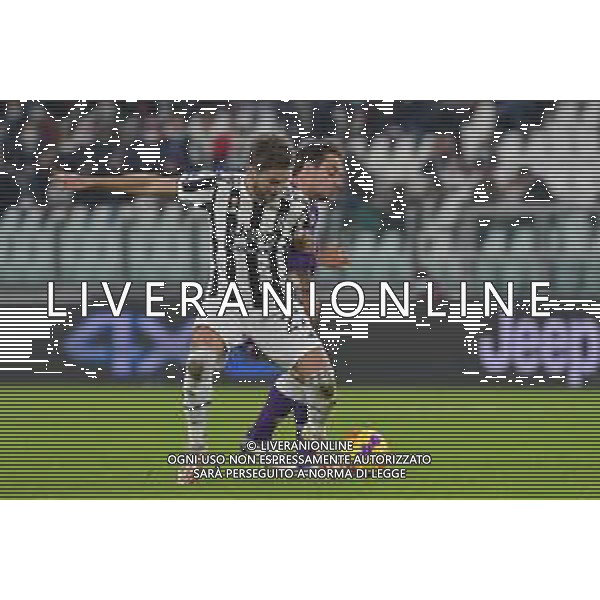 Torino 06.11.2021 Stadio Allianz Stadium ©Alessandro Falzone/Agenzia Aldo Liverani Juventus vs Fiorentina Serie A Tim 2021/2022 Nella foto : MANUEL LOCATELLI-GIACOMO BONAVENTURA ©FALZONE/AGENZIA ALDO LIVERANI SAS