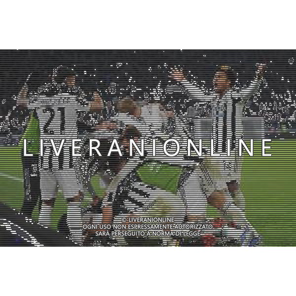 Torino 06.11.2021 Stadio Allianz Stadium ©Alessandro Falzone/Agenzia Aldo Liverani Juventus vs Fiorentina 11^ giornata Serie A Tim 2021/2022 Nella foto : esultanza juventus dopo il gol di juan cuadrado ©FALZONE/AGENZIA ALDO LIVERANI SAS