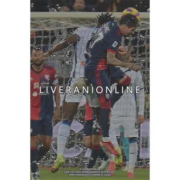 6-11-2021. Cagliari Calcio - Atalanta Bergamasca Calcio. 12° giornata Serie A calcio 2021-2022. Italia, Sardegna, Cagliari, Stadio Unipol Domus. Salvatore Moi/Aldo Liverani s.a.s. Nella foto: Duvan Zapata Atalanta, Diego Farias Cagliari ©MOI/AGENZIA ALDO LIVERANI SAS